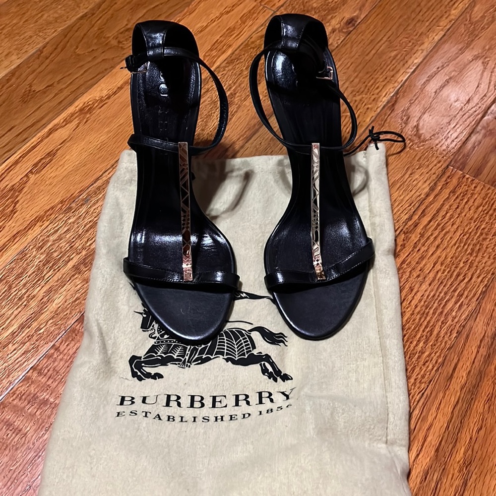 Burberry Sandals black and gold